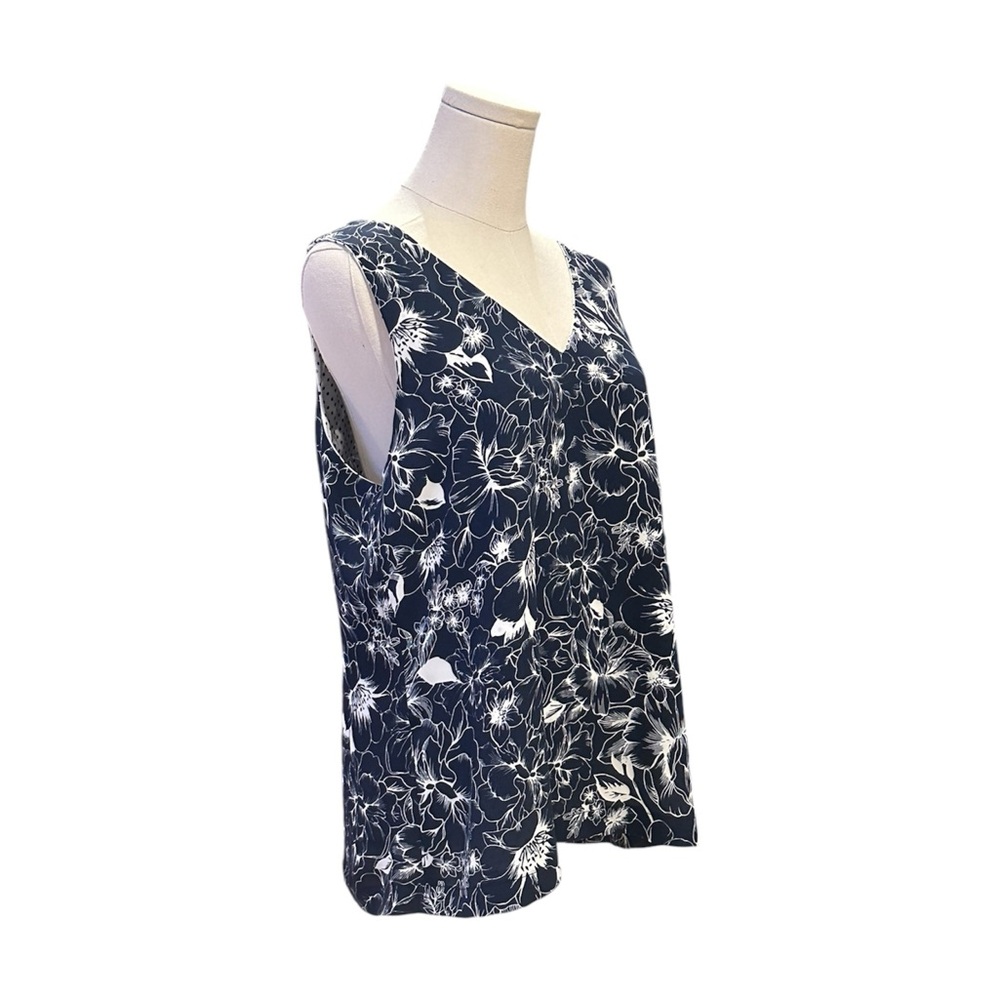 White House Black Market Floral Sleeveless Navy Blue Blouse Top Womens Size M - Picture 2 of 8